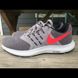 Nike Women’s Run Swift